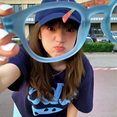 高手下山，我被师姐包围了